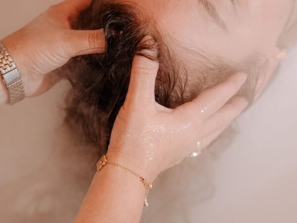 Relaxing head spa massage